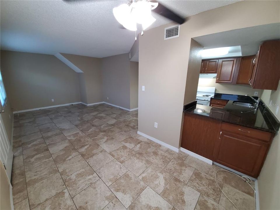 For Rent: $1,850 (3 beds, 1 baths, 1000 Square Feet)