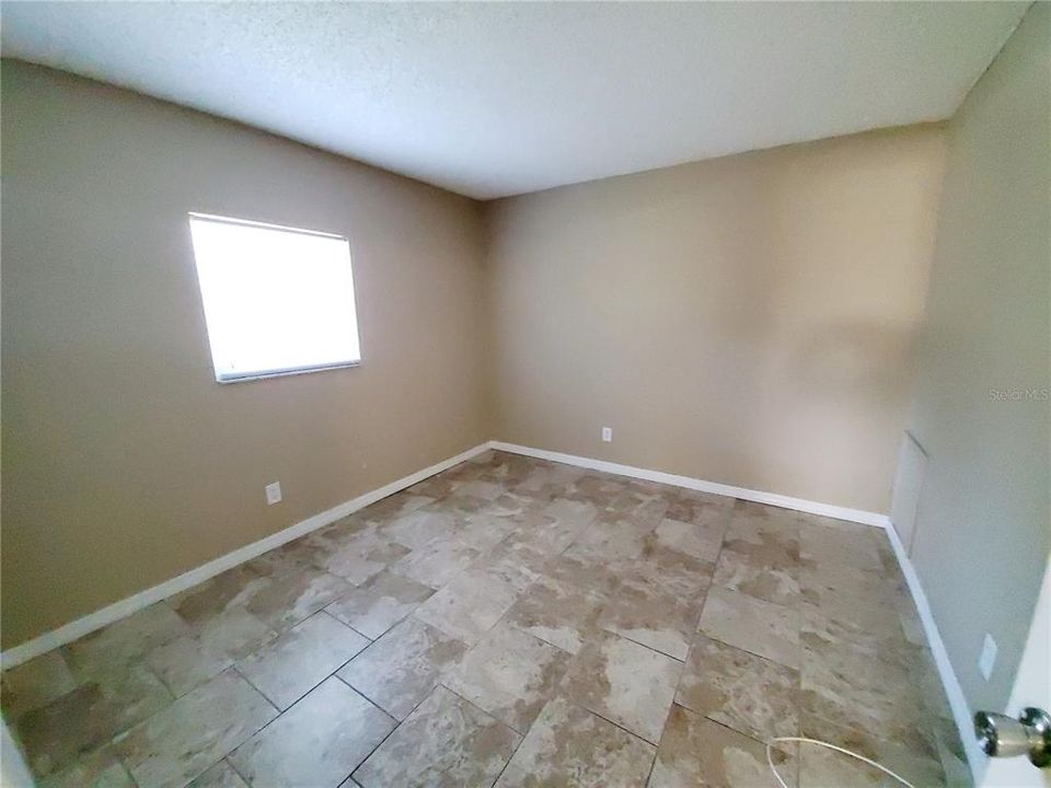 For Rent: $1,850 (3 beds, 1 baths, 1000 Square Feet)