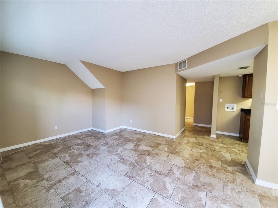 For Rent: $1,850 (3 beds, 1 baths, 1000 Square Feet)