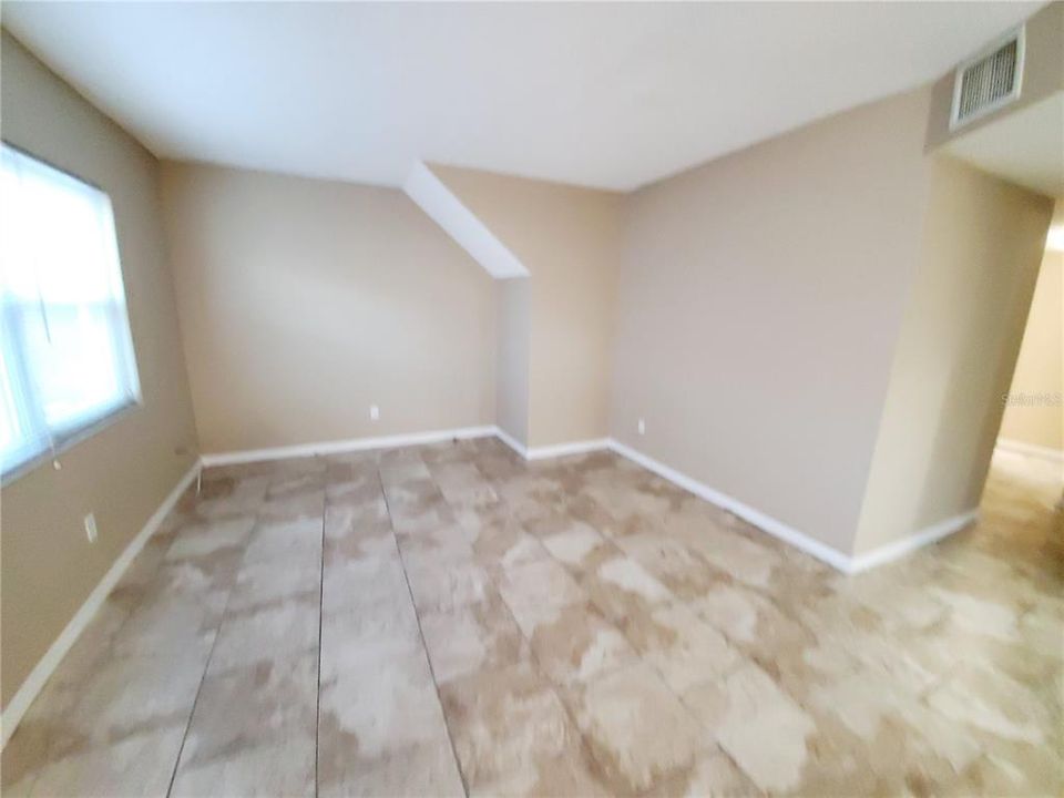 For Rent: $1,850 (3 beds, 1 baths, 1000 Square Feet)