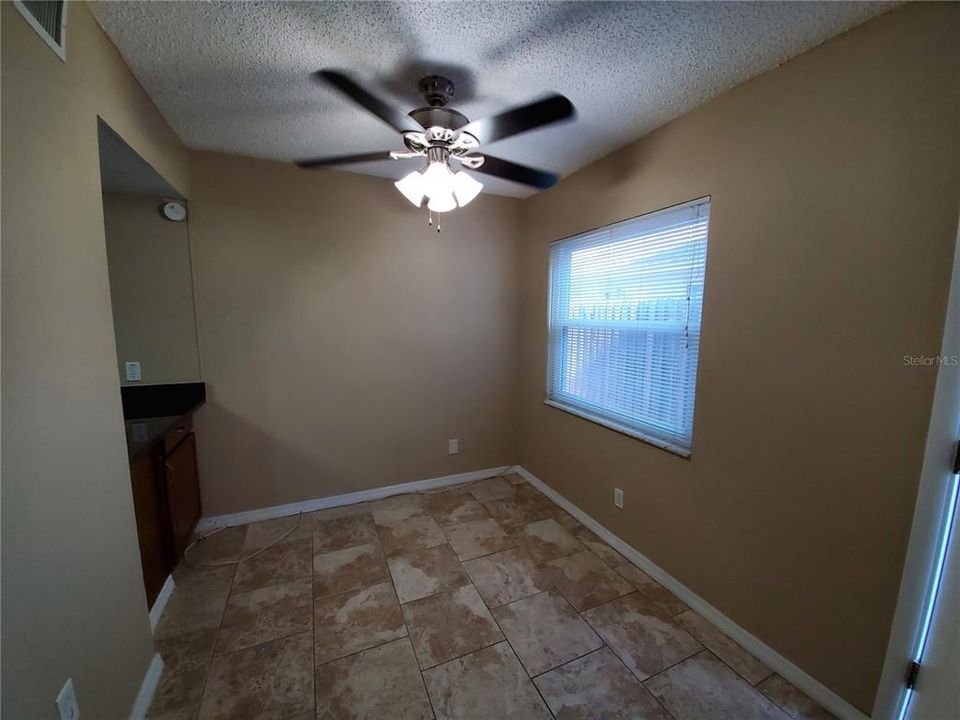 For Rent: $1,850 (3 beds, 1 baths, 1000 Square Feet)