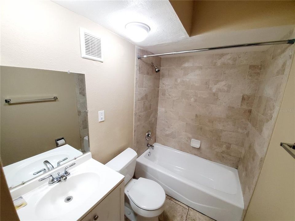 For Rent: $1,850 (3 beds, 1 baths, 1000 Square Feet)