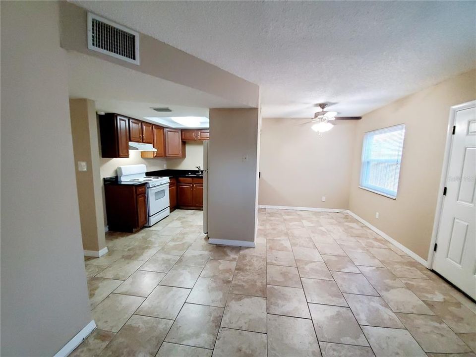 For Rent: $1,850 (3 beds, 1 baths, 1000 Square Feet)