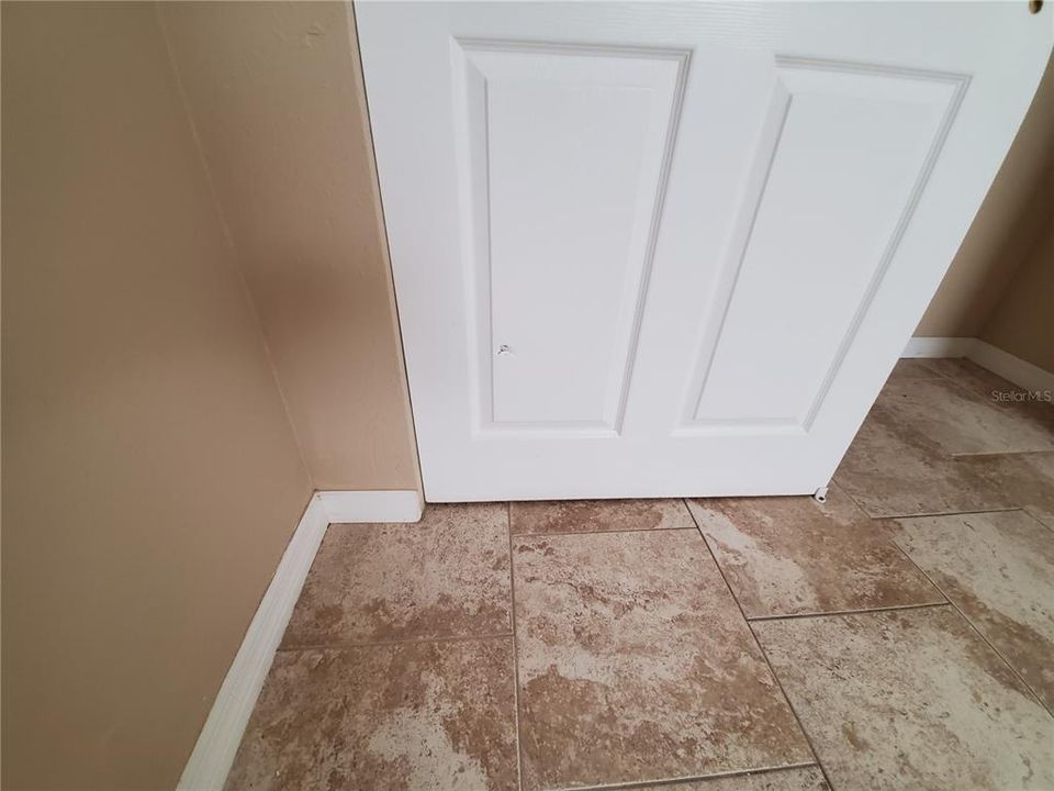 For Rent: $1,850 (3 beds, 1 baths, 1000 Square Feet)