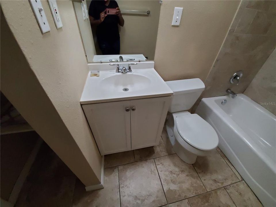 For Rent: $1,850 (3 beds, 1 baths, 1000 Square Feet)