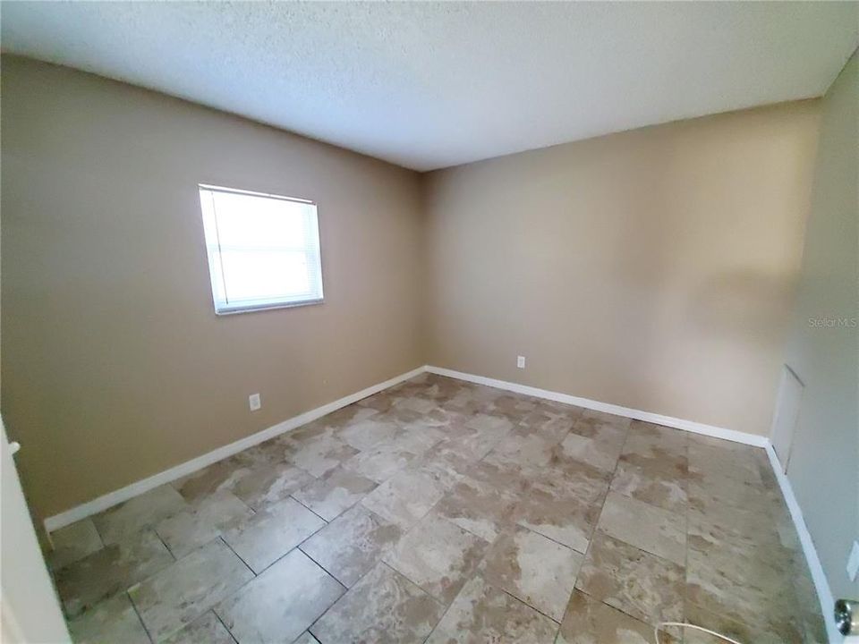 For Rent: $1,850 (3 beds, 1 baths, 1000 Square Feet)