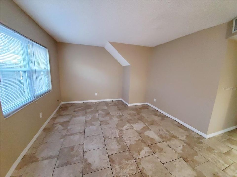 For Rent: $1,850 (3 beds, 1 baths, 1000 Square Feet)