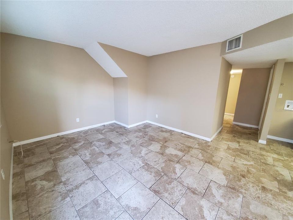 For Rent: $1,850 (3 beds, 1 baths, 1000 Square Feet)