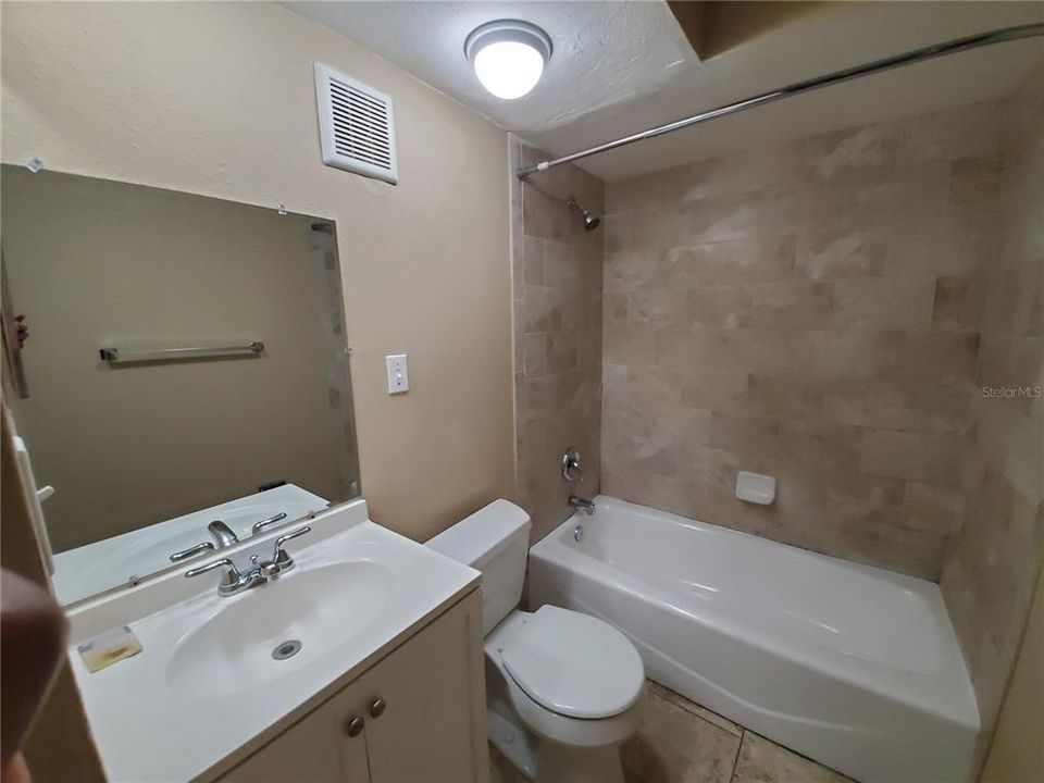 For Rent: $1,850 (3 beds, 1 baths, 1000 Square Feet)