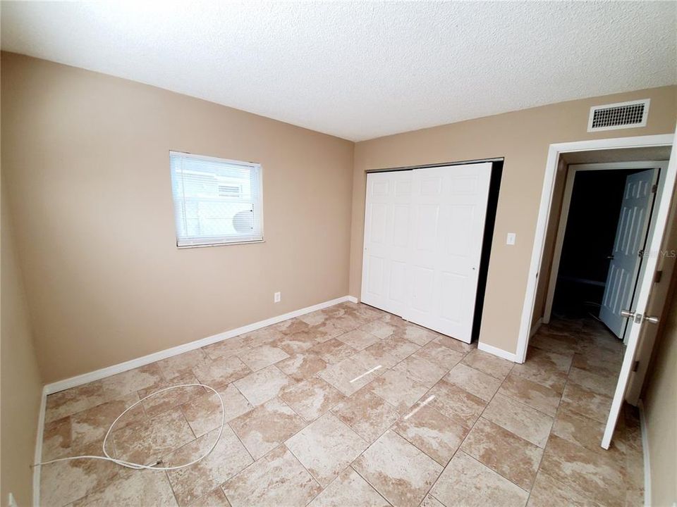 For Rent: $1,850 (3 beds, 1 baths, 1000 Square Feet)