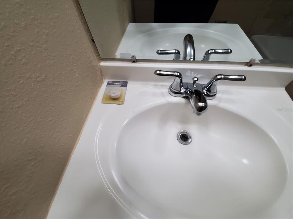 For Rent: $1,850 (3 beds, 1 baths, 1000 Square Feet)