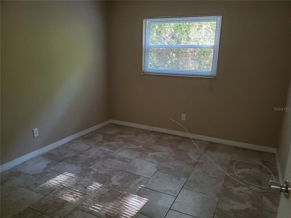 For Rent: $1,850 (3 beds, 1 baths, 1000 Square Feet)