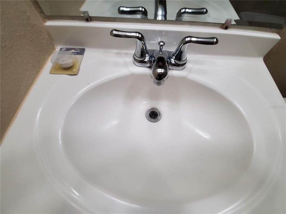 For Rent: $1,850 (3 beds, 1 baths, 1000 Square Feet)