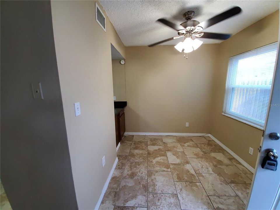 For Rent: $1,850 (3 beds, 1 baths, 1000 Square Feet)