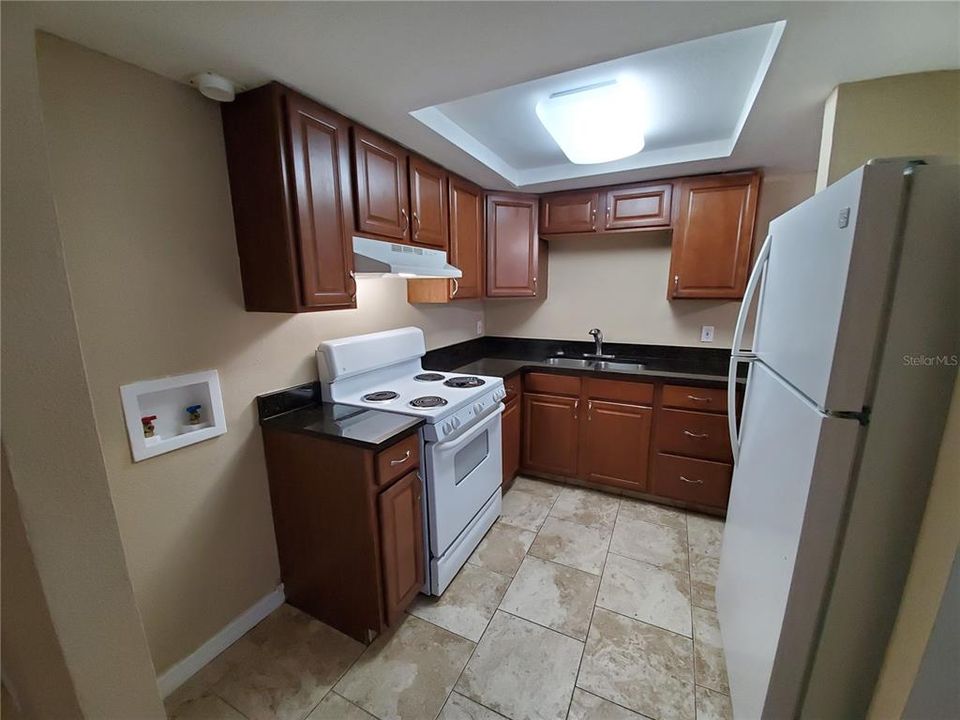 For Rent: $1,850 (3 beds, 1 baths, 1000 Square Feet)