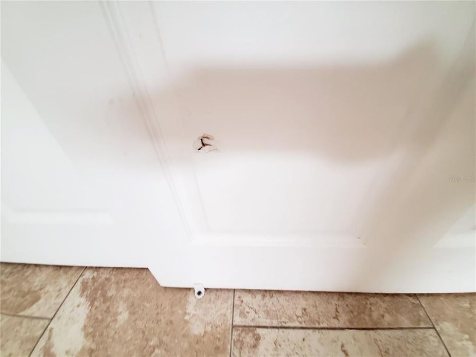 For Rent: $1,850 (3 beds, 1 baths, 1000 Square Feet)