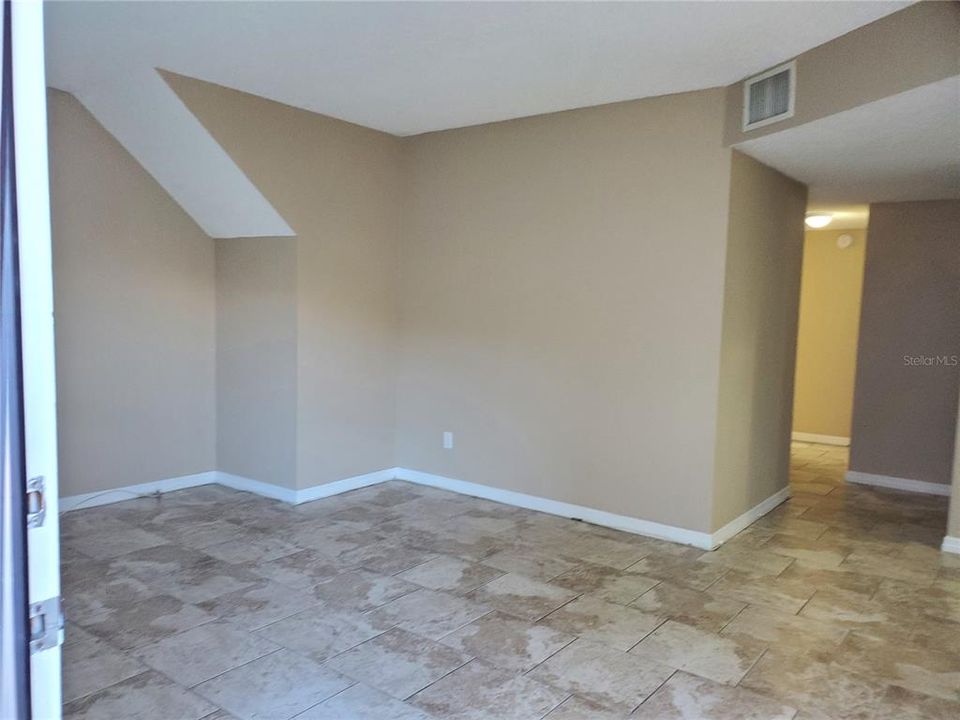 For Rent: $1,850 (3 beds, 1 baths, 1000 Square Feet)