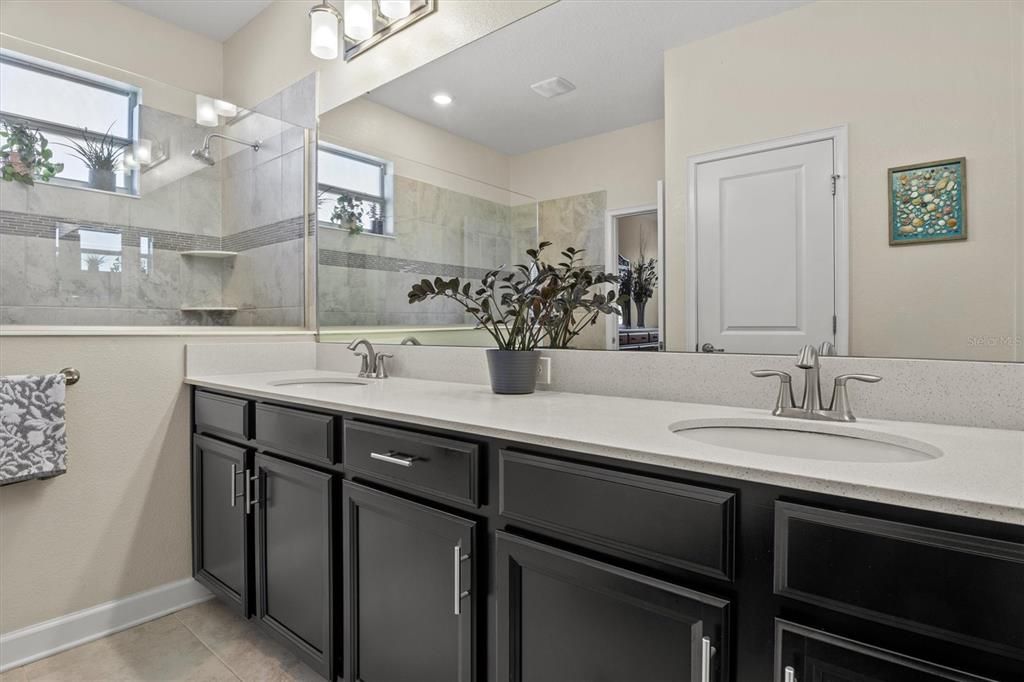 For Sale: $329,000 (2 beds, 2 baths, 1797 Square Feet)