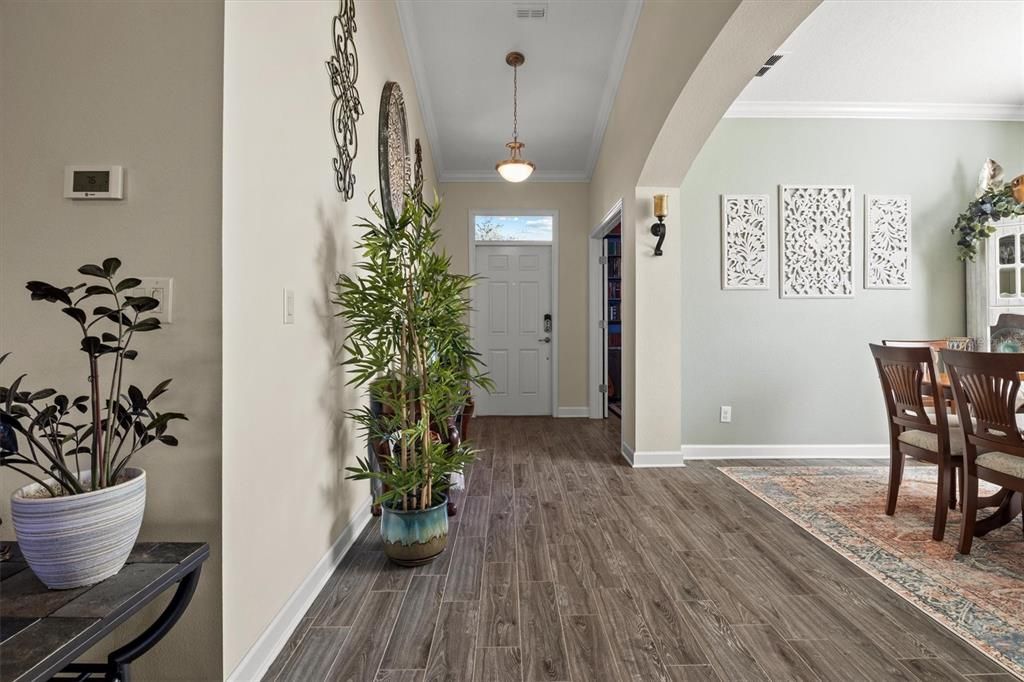 For Sale: $329,000 (2 beds, 2 baths, 1797 Square Feet)