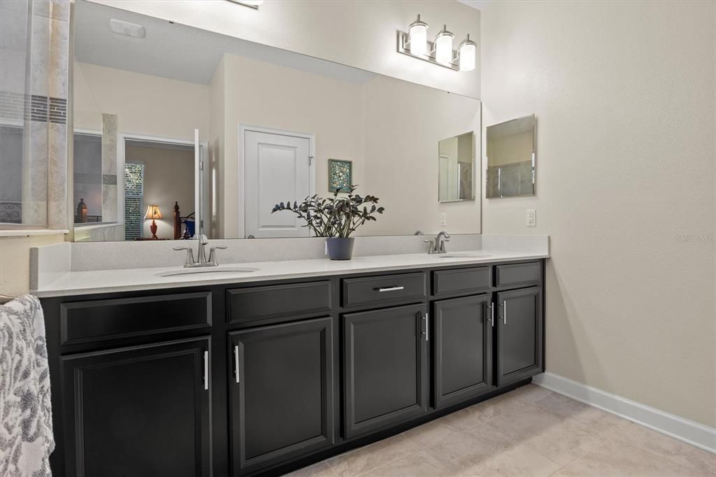 For Sale: $329,000 (2 beds, 2 baths, 1797 Square Feet)