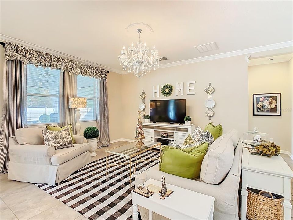 For Sale: $355,000 (3 beds, 2 baths, 1474 Square Feet)