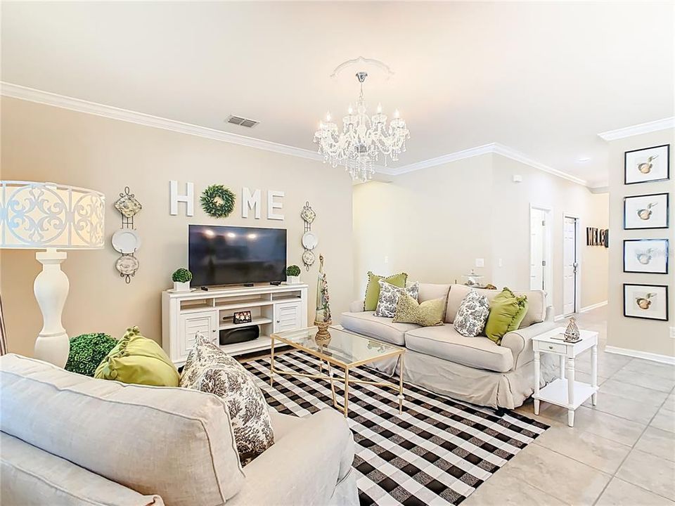 For Sale: $355,000 (3 beds, 2 baths, 1474 Square Feet)