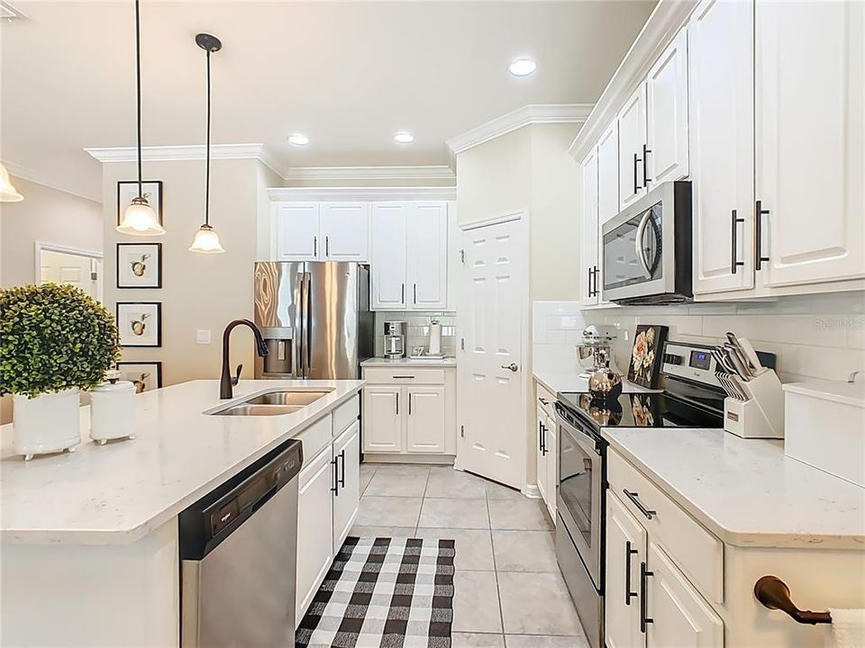 For Sale: $355,000 (3 beds, 2 baths, 1474 Square Feet)