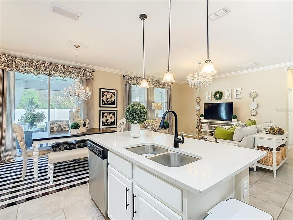 For Sale: $355,000 (3 beds, 2 baths, 1474 Square Feet)