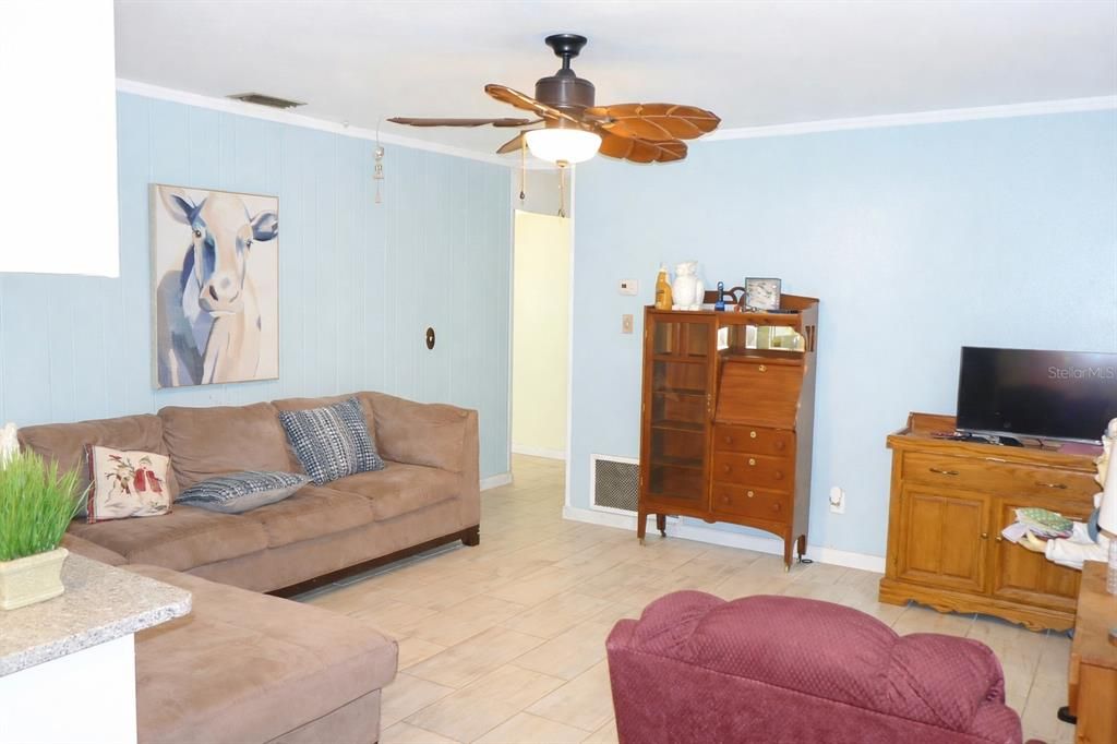 На продажу: $499,900 (5 спален, 2 ванн, 2425 Квадратных фут)