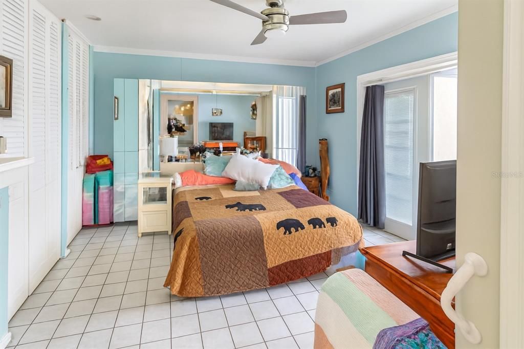 На продажу: $499,900 (5 спален, 2 ванн, 2425 Квадратных фут)