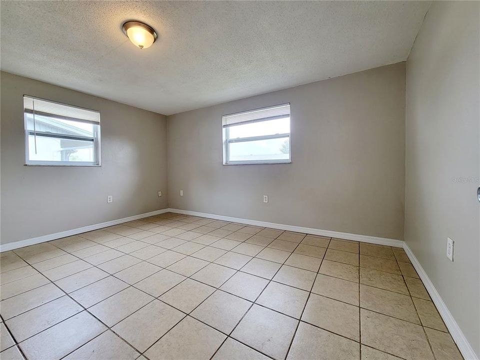 For Rent: $1,550 (3 beds, 1 baths, 1056 Square Feet)