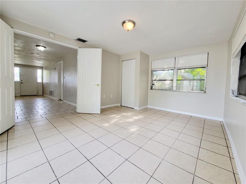 For Rent: $1,550 (3 beds, 1 baths, 1056 Square Feet)