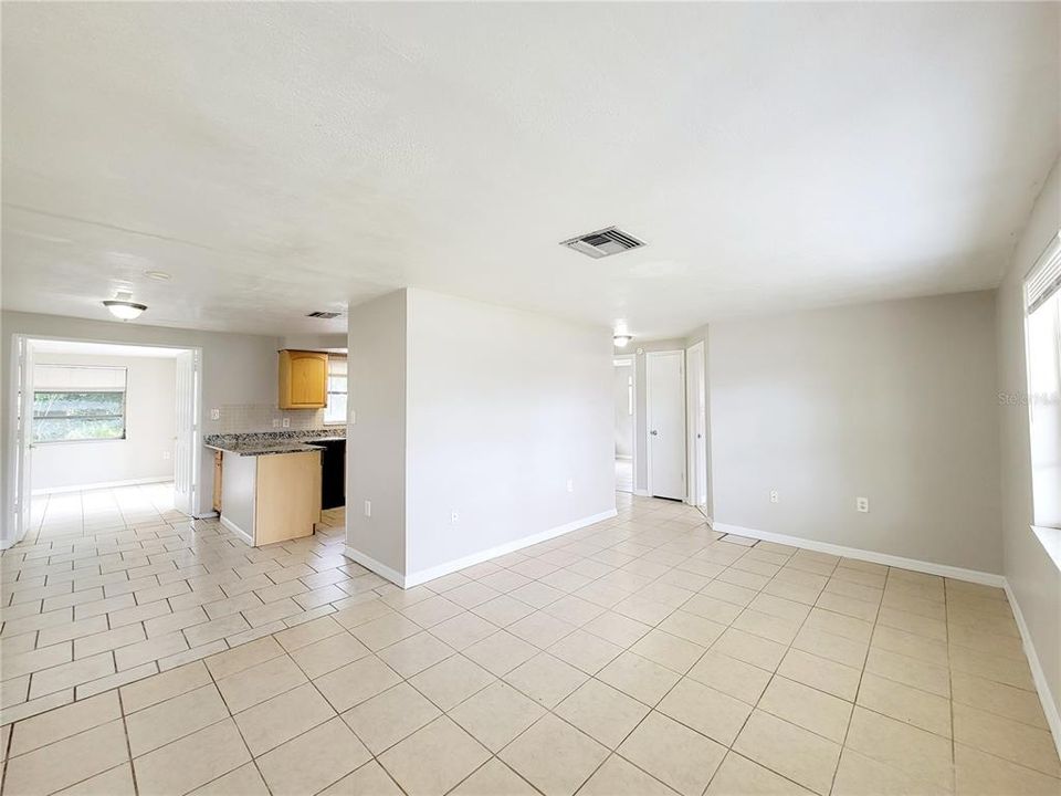 For Rent: $1,550 (3 beds, 1 baths, 1056 Square Feet)