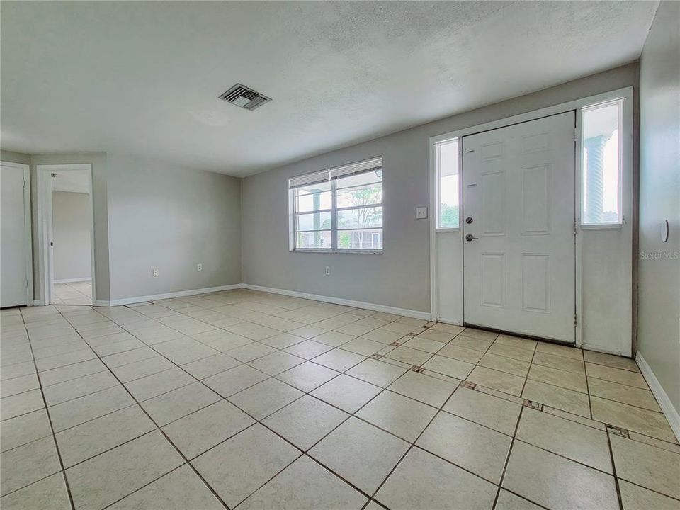 For Rent: $1,550 (3 beds, 1 baths, 1056 Square Feet)