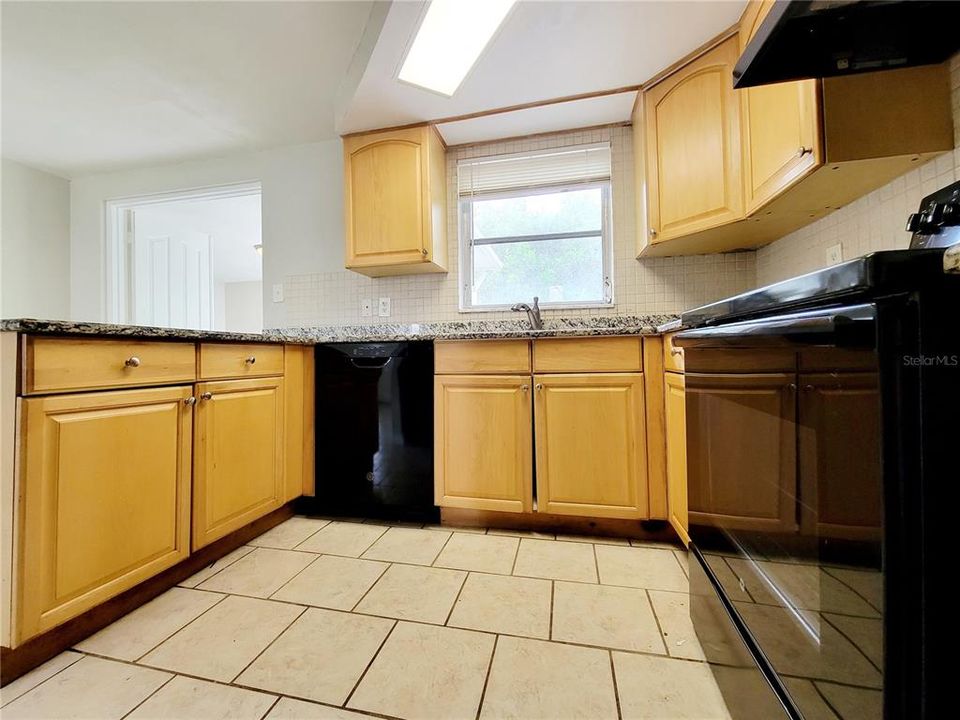 For Rent: $1,550 (3 beds, 1 baths, 1056 Square Feet)