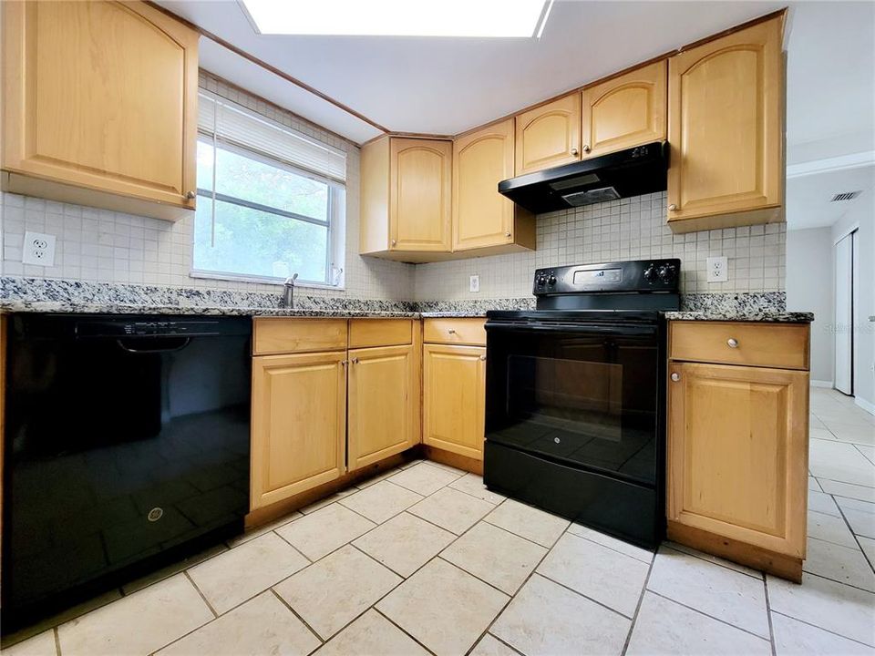 For Rent: $1,550 (3 beds, 1 baths, 1056 Square Feet)