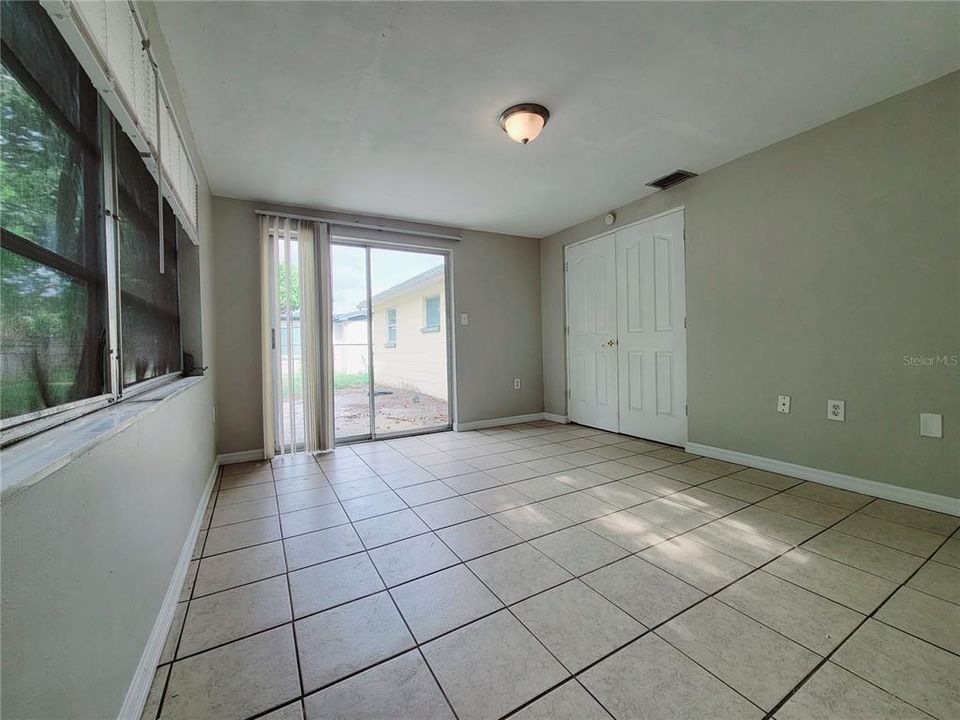 For Rent: $1,550 (3 beds, 1 baths, 1056 Square Feet)