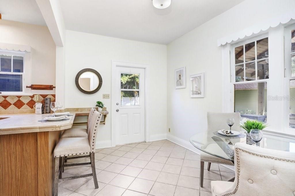 待售: $825,000 (3 贝兹, 2 浴室, 2312 平方英尺)