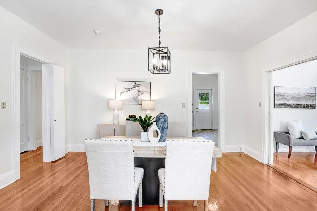 待售: $825,000 (3 贝兹, 2 浴室, 2312 平方英尺)