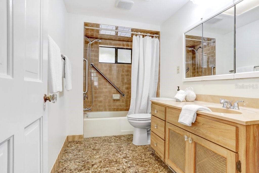 待售: $825,000 (3 贝兹, 2 浴室, 2312 平方英尺)