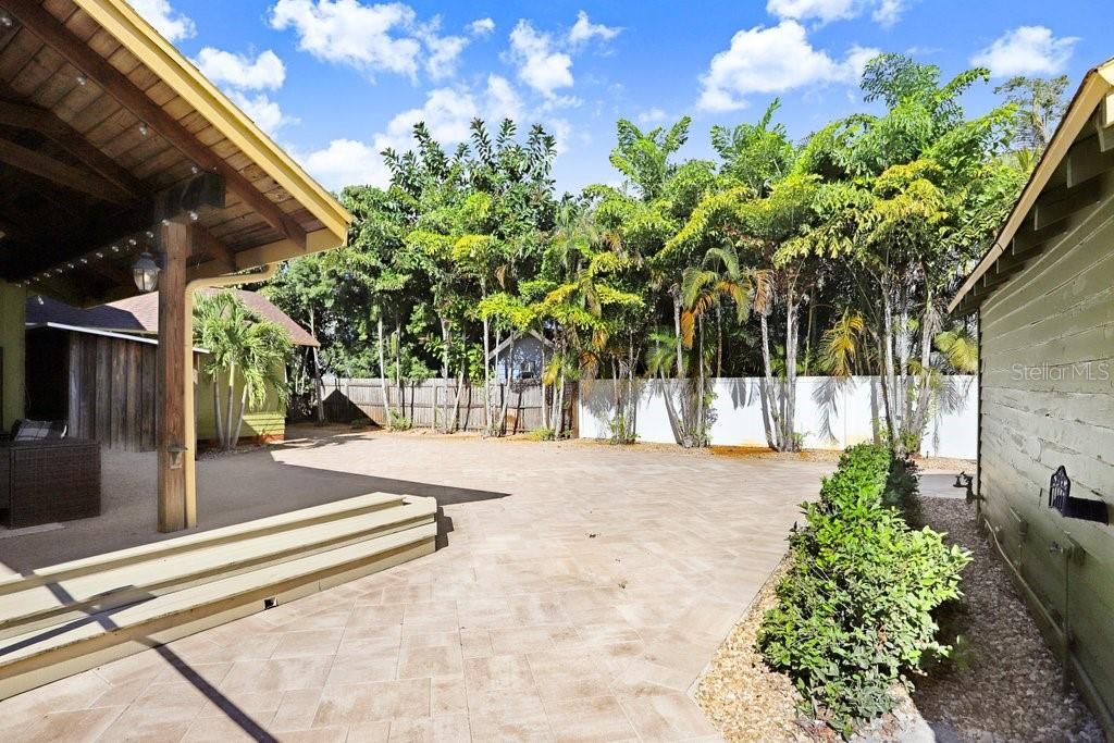 待售: $825,000 (3 贝兹, 2 浴室, 2312 平方英尺)