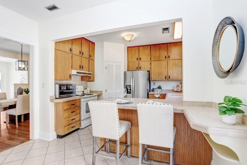 待售: $825,000 (3 贝兹, 2 浴室, 2312 平方英尺)