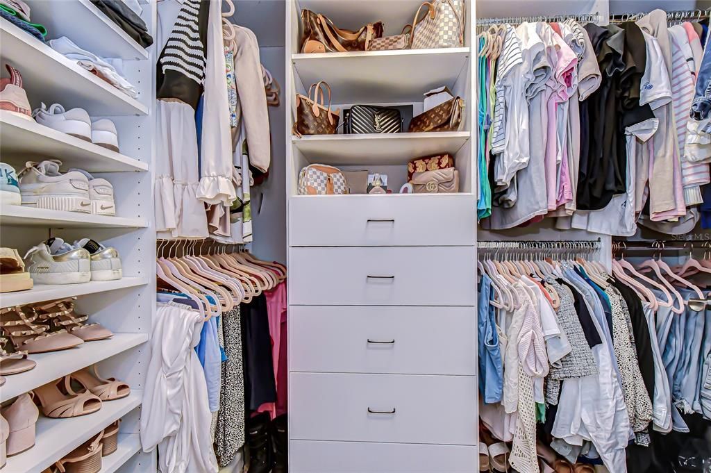 For Sale: $699,000 (4 beds, 2 baths, 2934 Square Feet)