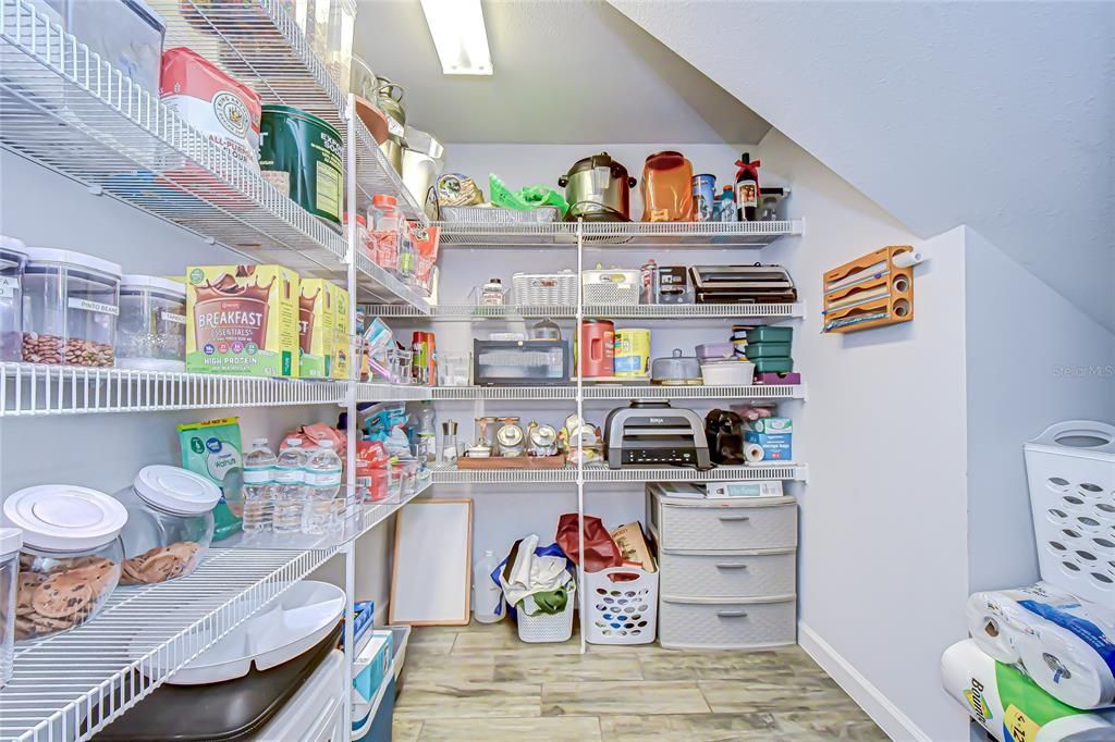 For Sale: $699,000 (4 beds, 2 baths, 2934 Square Feet)