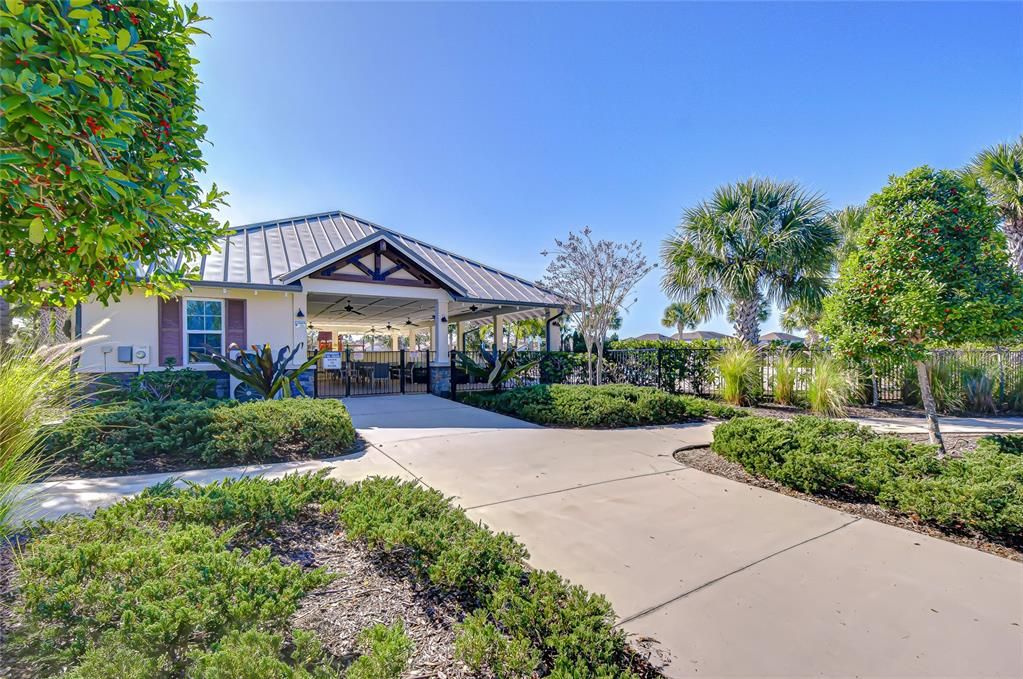 For Sale: $699,000 (4 beds, 2 baths, 2934 Square Feet)