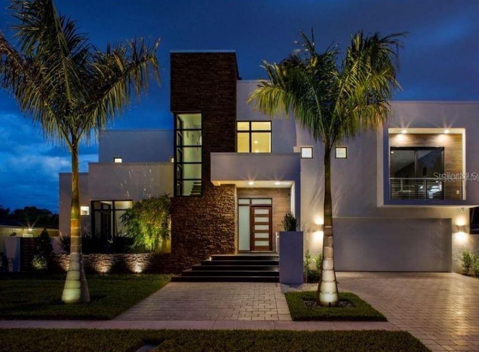 For Rent: $14,750 (4 beds, 4 baths, 3784 Square Feet)