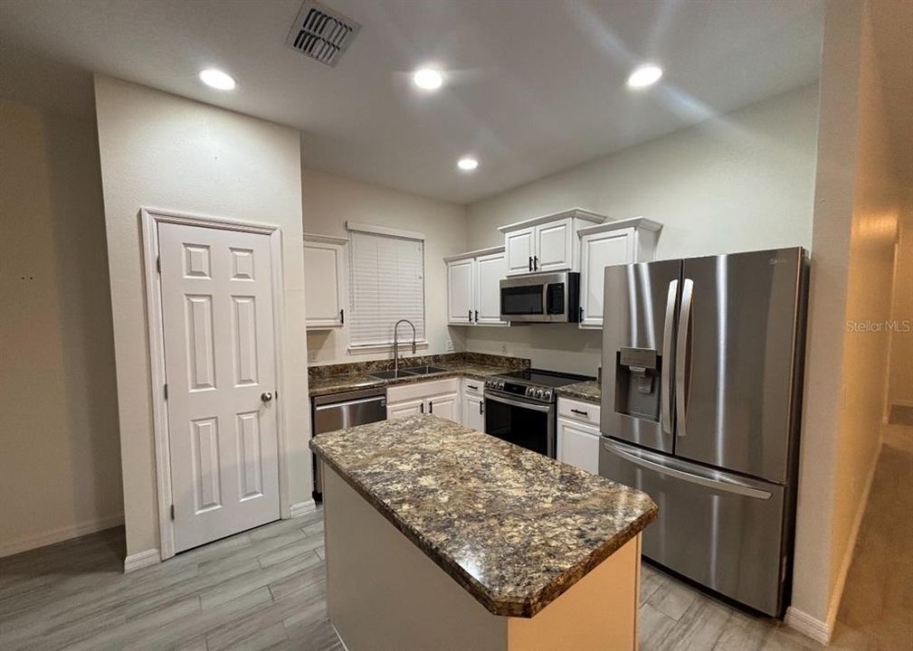 En Renta: $2,300 (3 camas, 2 baños, 1305 Pies cuadrados)