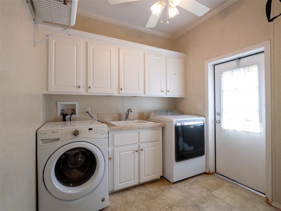 For Sale: $899,000 (4 beds, 3 baths, 2415 Square Feet)