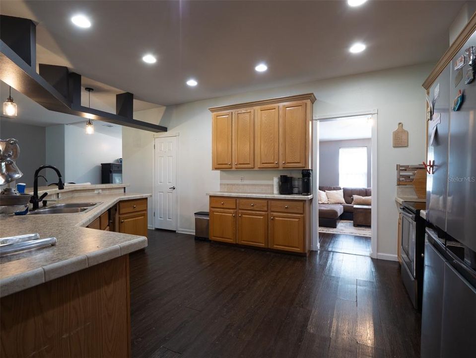 For Sale: $899,000 (4 beds, 3 baths, 2415 Square Feet)