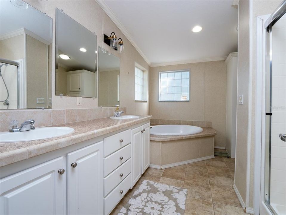 For Sale: $899,000 (4 beds, 3 baths, 2415 Square Feet)